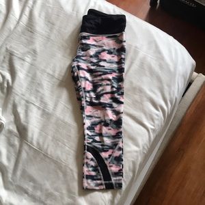 EUC lululemon pink camp crops